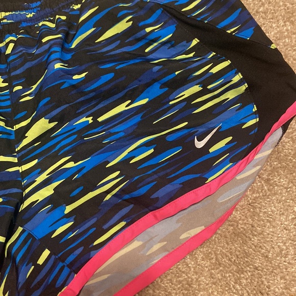 Nike shorts - Picture 2 of 3